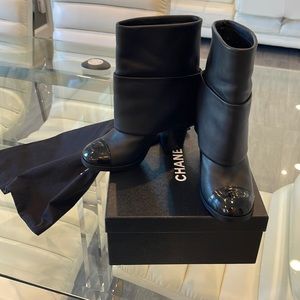 Authenticit Chanel boots